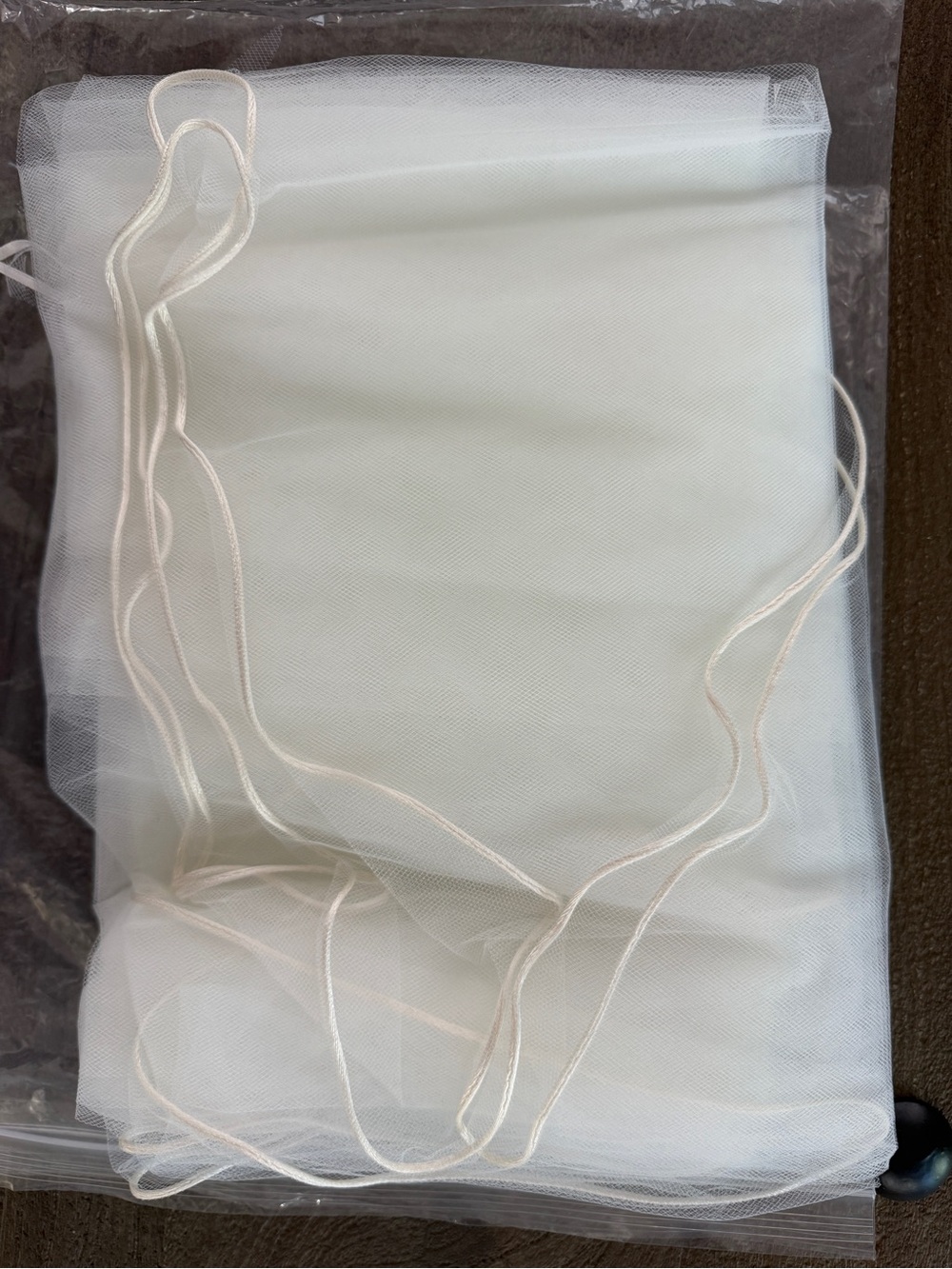 NWOT Cathedral Wedding Veil Ivory Floral Appliqué Long Veil Brilliant Bridal - Picture 8 of 10
